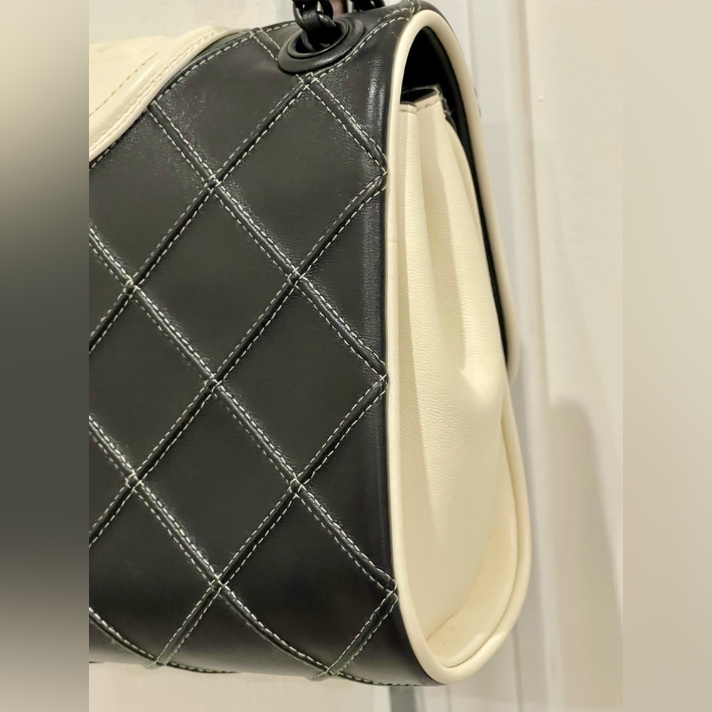 Tory Burch Fleming Black and White Quilted Leather Shoulder Bag NWT! - Picture 4 of 7